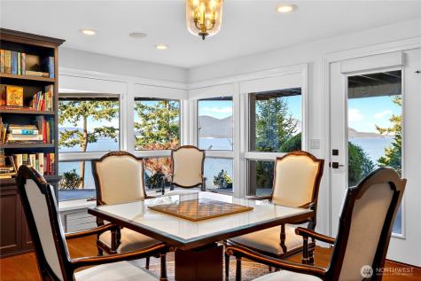 4002 Oakes Avenue Anacortes WA 98221