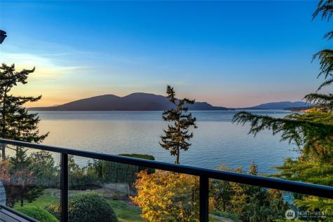 4002 Oakes Avenue Anacortes WA 98221