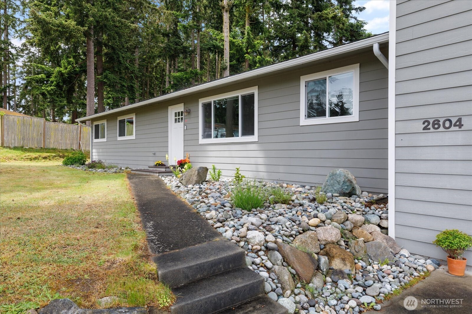 2604 Olympic Drive Oak Harbor WA 98277