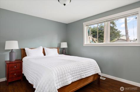 2604 Olympic Drive Oak Harbor WA 98277