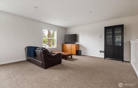 2604 Olympic Drive Oak Harbor WA 98277
