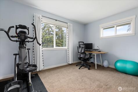 2604 Olympic Drive Oak Harbor WA 98277