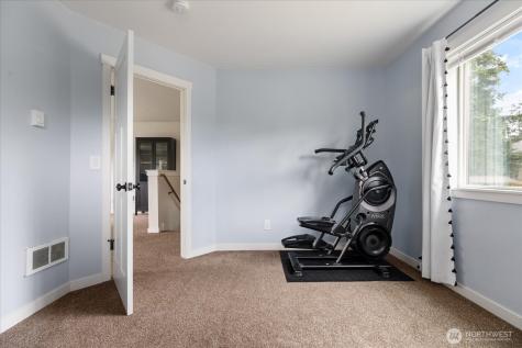 2604 Olympic Drive Oak Harbor WA 98277