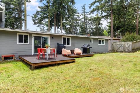 2604 Olympic Drive Oak Harbor WA 98277