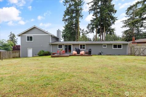 2604 Olympic Drive Oak Harbor WA 98277