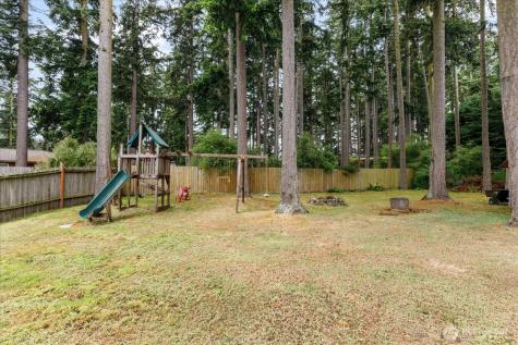 2604 Olympic Drive Oak Harbor WA 98277
