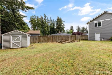 2604 Olympic Drive Oak Harbor WA 98277