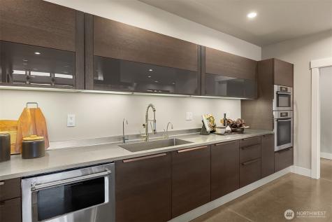 8902 NE 117th Place Kirkland WA 98034