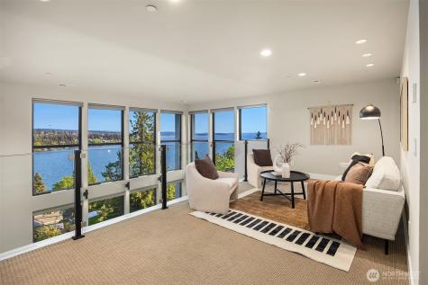 8902 NE 117th Place Kirkland WA 98034