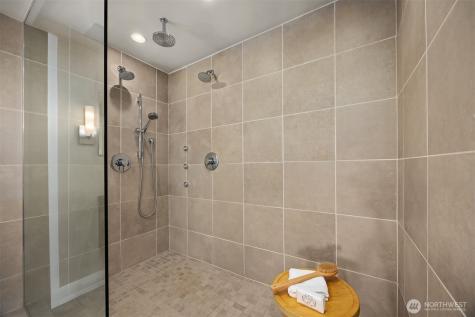 8902 NE 117th Place Kirkland WA 98034