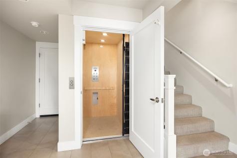 8902 NE 117th Place Kirkland WA 98034