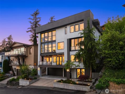 8902 NE 117th Place Kirkland WA 98034