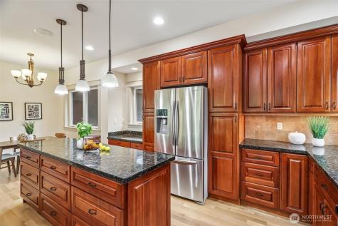 15831 SE 43rd Place Bellevue WA 98006