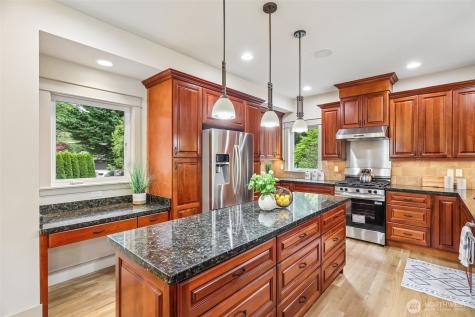 15831 SE 43rd Place Bellevue WA 98006