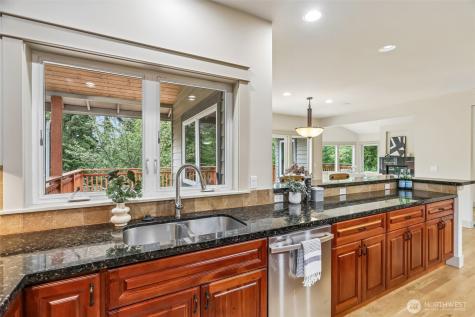 15831 SE 43rd Place Bellevue WA 98006