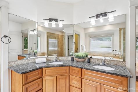 15831 SE 43rd Place Bellevue WA 98006