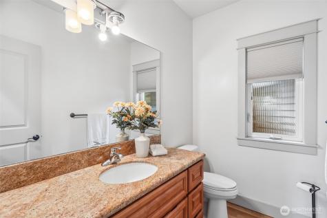 15831 SE 43rd Place Bellevue WA 98006