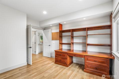 15831 SE 43rd Place Bellevue WA 98006