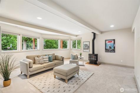 15831 SE 43rd Place Bellevue WA 98006
