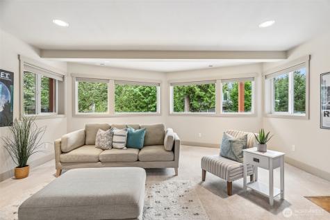 15831 SE 43rd Place Bellevue WA 98006
