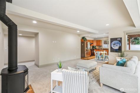 15831 SE 43rd Place Bellevue WA 98006