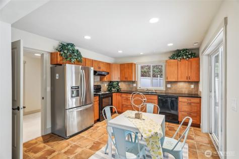 15831 SE 43rd Place Bellevue WA 98006