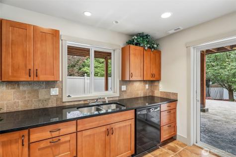 15831 SE 43rd Place Bellevue WA 98006