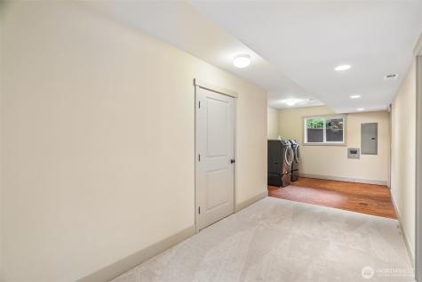 15831 SE 43rd Place Bellevue WA 98006