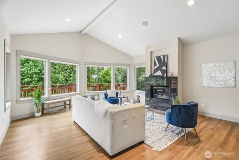 15831 SE 43rd Place Bellevue WA 98006
