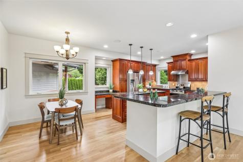 15831 SE 43rd Place Bellevue WA 98006
