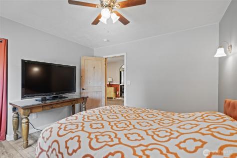 19147 Loganberry Street SW Rochester WA 98579
