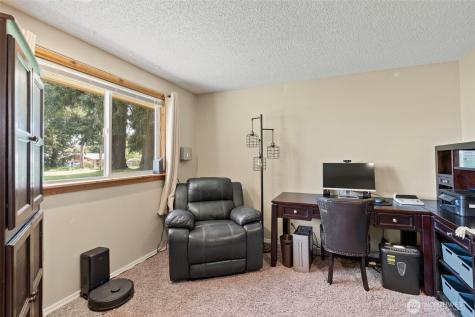 19147 Loganberry Street SW Rochester WA 98579