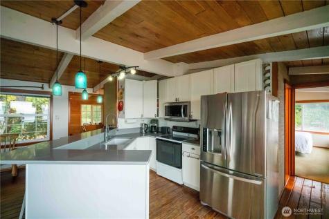 24 View Place Hat Island WA 98206