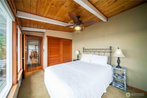 24 View Place Hat Island WA 98206
