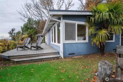 24 View Place Hat Island WA 98206
