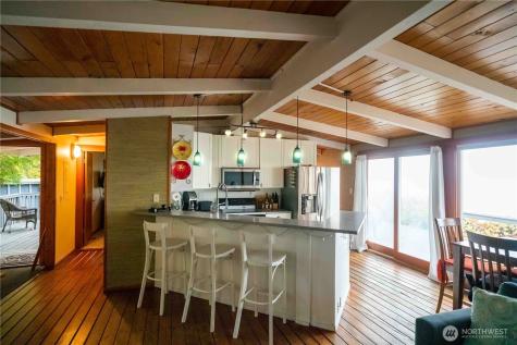 24 View Place Hat Island WA 98206