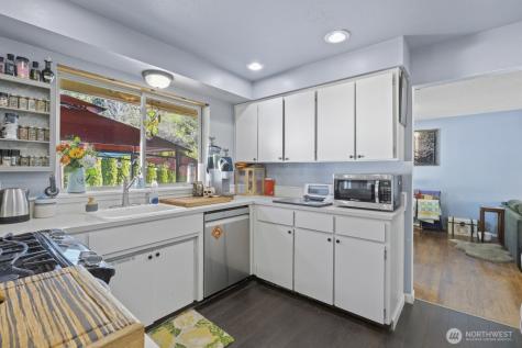 4004 Alonna Drive NE Olympia WA 98506