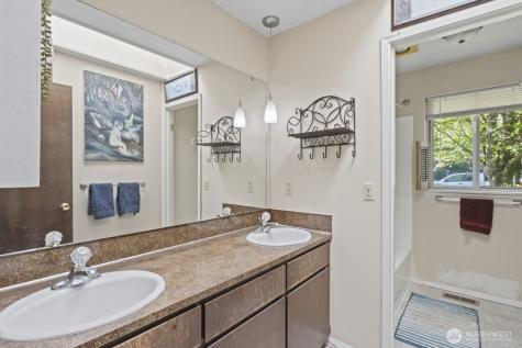 4004 Alonna Drive NE Olympia WA 98506