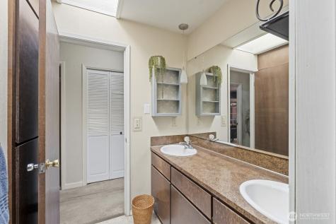 4004 Alonna Drive NE Olympia WA 98506