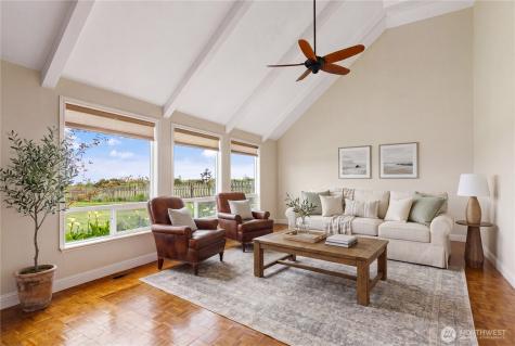 1418 Bonnie View Acres Road Oak Harbor WA 98277