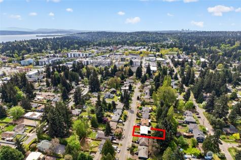 13321 28th Avenue NE Seattle WA 98125