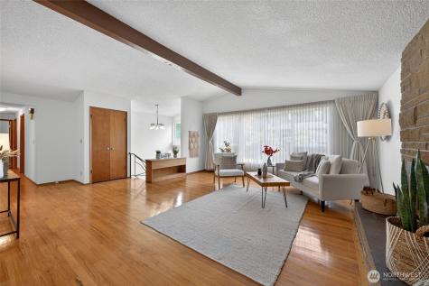 13321 28th Avenue NE Seattle WA 98125