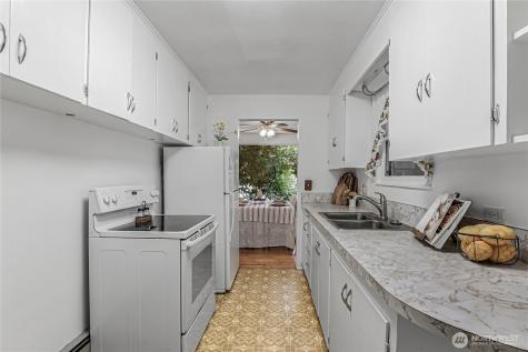 516 N 5th Avenue SW Tumwater WA 98512