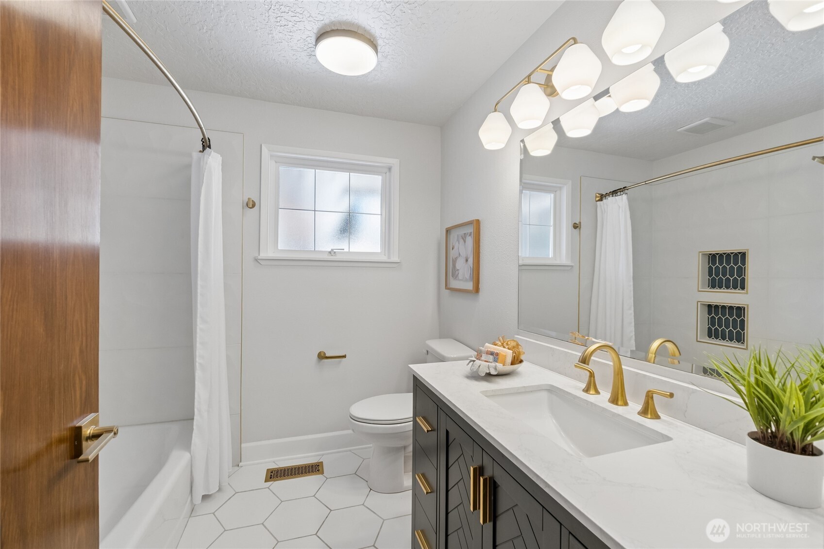 18832 1st Place SW Normandy Park WA 98166
