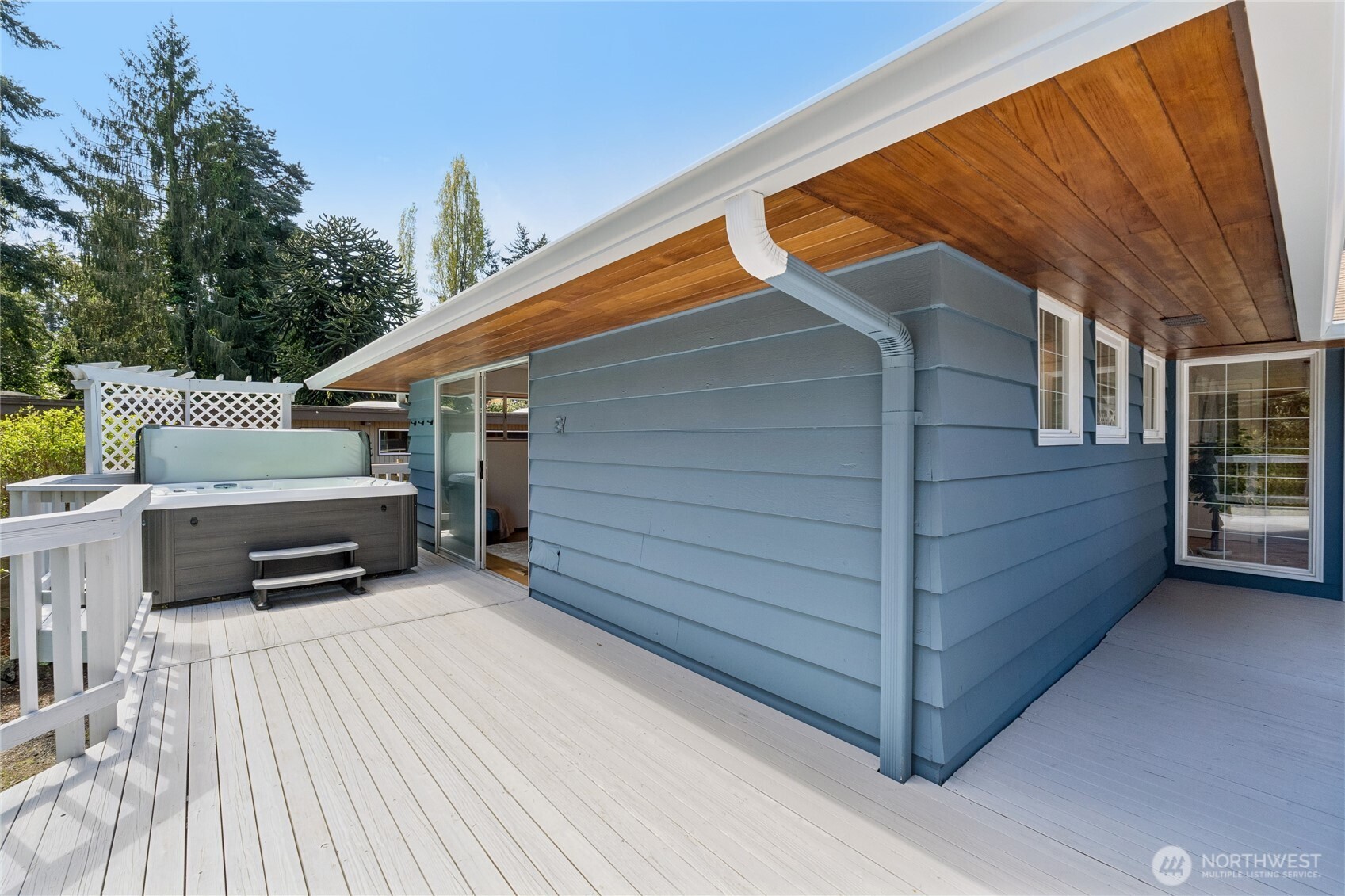 18832 1st Place SW Normandy Park WA 98166
