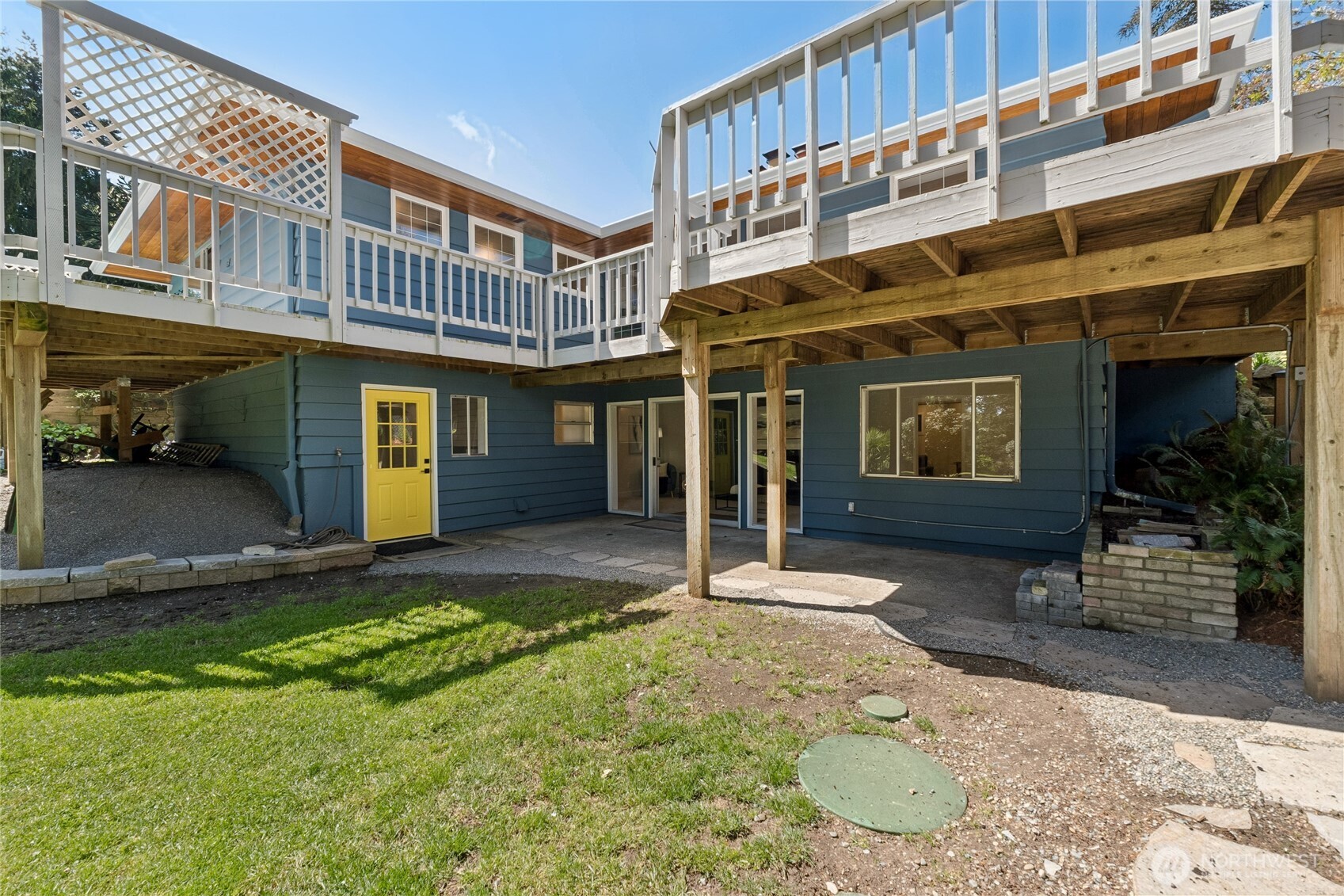 18832 1st Place SW Normandy Park WA 98166
