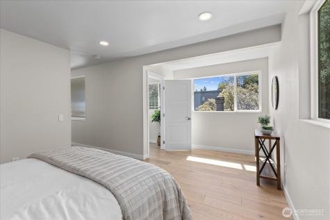 1825 112th Avenue NE Bellevue WA 98004