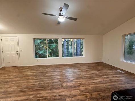 91 N Gadwall Place N Hoodsport WA 98548