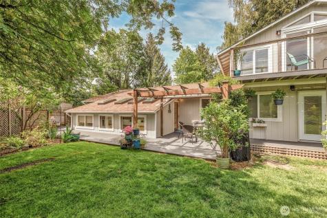 25720 78th Avenue SW Vashon WA 98070