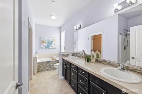 784 Freedom Court SE Port Orchard WA 98366